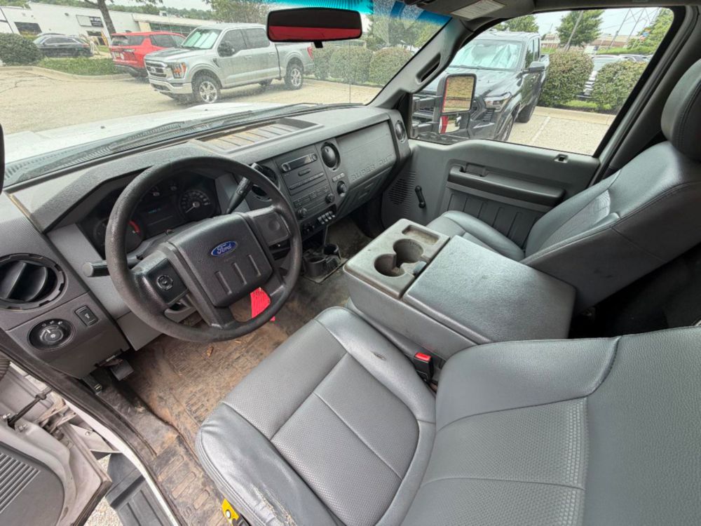 2016 Ford F-550 4x2 Southco Chipper Truck