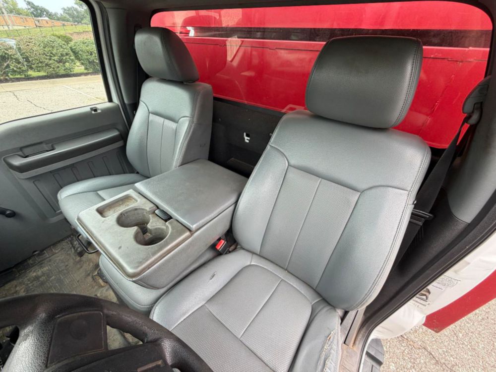 2016 Ford F-550 4x2 Southco Chipper Truck