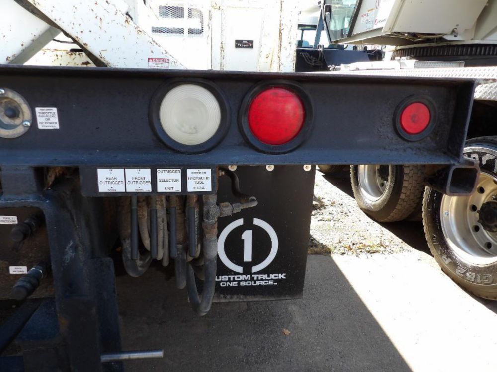 2011 International 7400 Terex Bucket Truck RMX75 