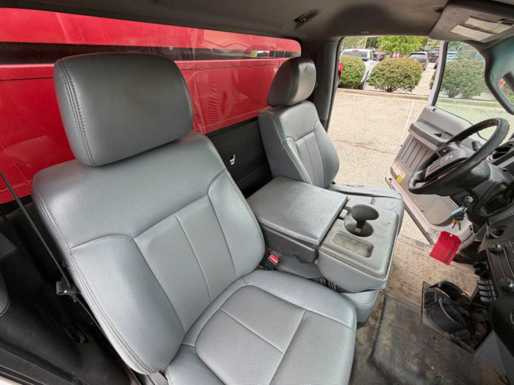 2016 Ford F-550 4x2 Southco Chipper Truck