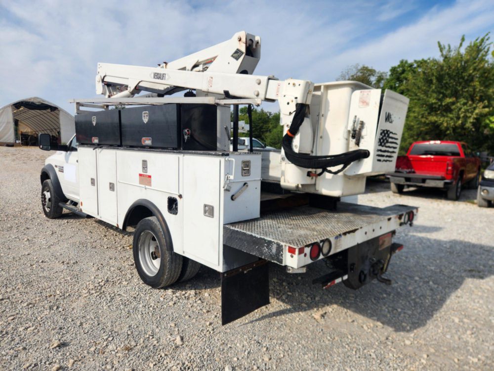 2017 Dodge Ram 5500 4x4 Versalift SST-40EIH-01 Bucket Truck