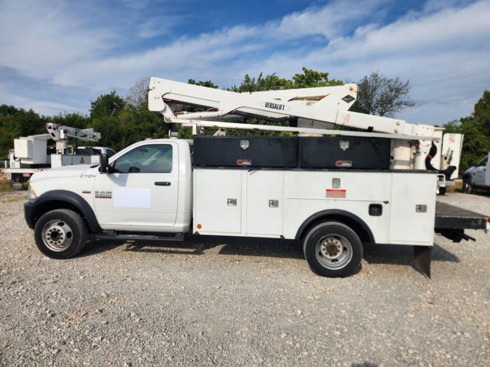 2017 Dodge Ram 5500 4x4 Versalift SST-40EIH-01 Bucket Truck