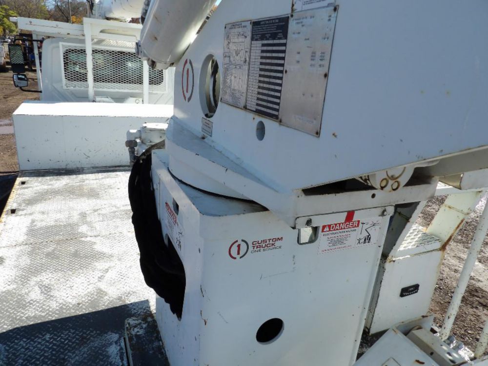 2011 International 7400 Terex Bucket Truck RMX75 