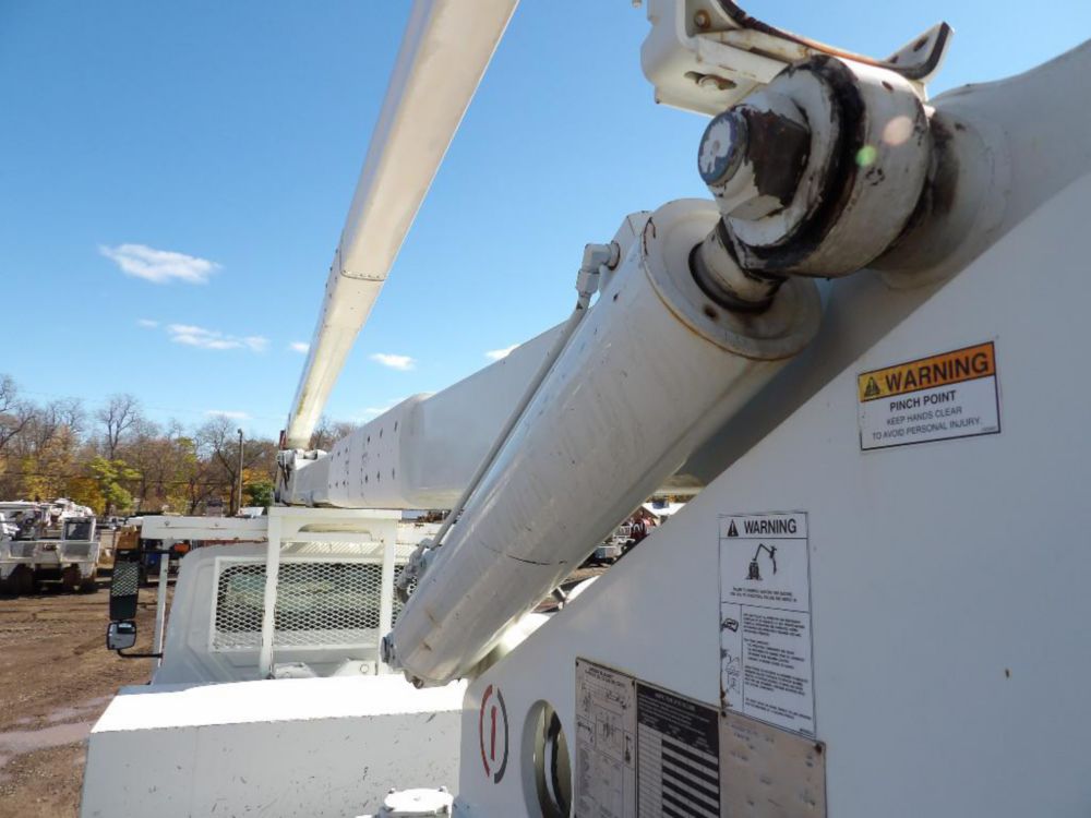 2011 International 7400 Terex Bucket Truck RMX75 