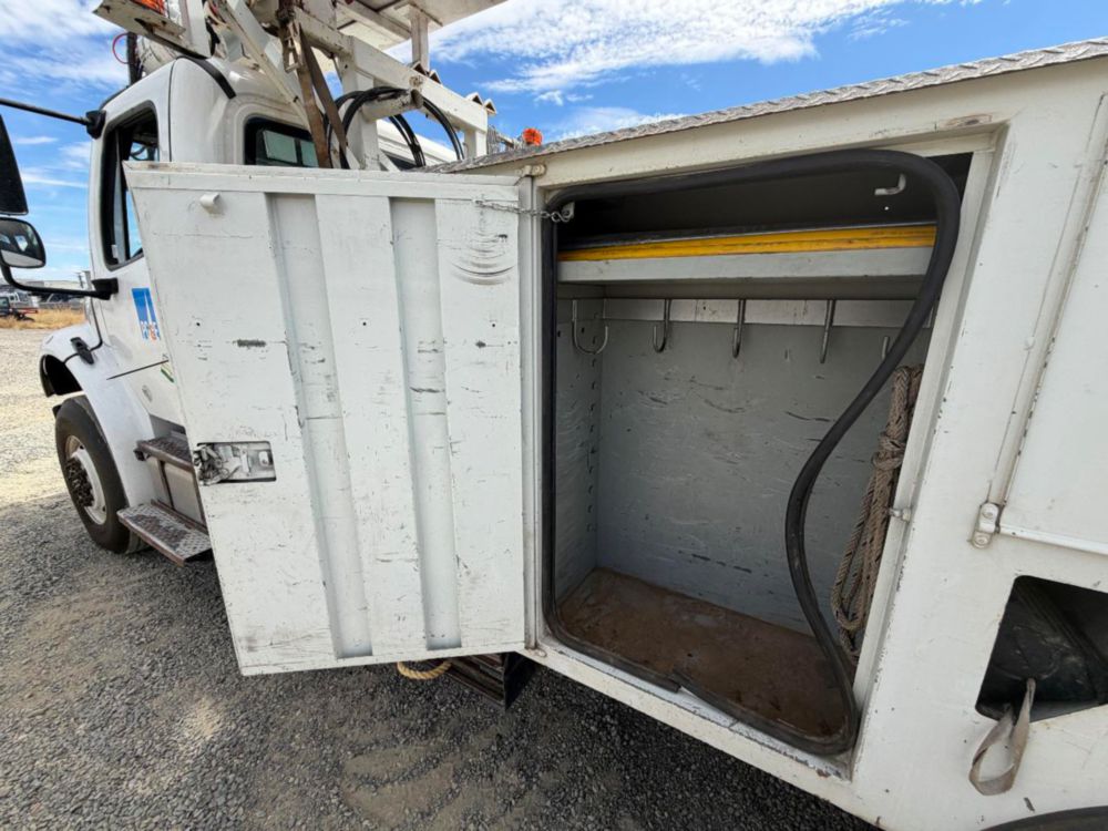 2016 Freightliner M2 4x4 Terex Commander 4047 Digger Derrick Truck