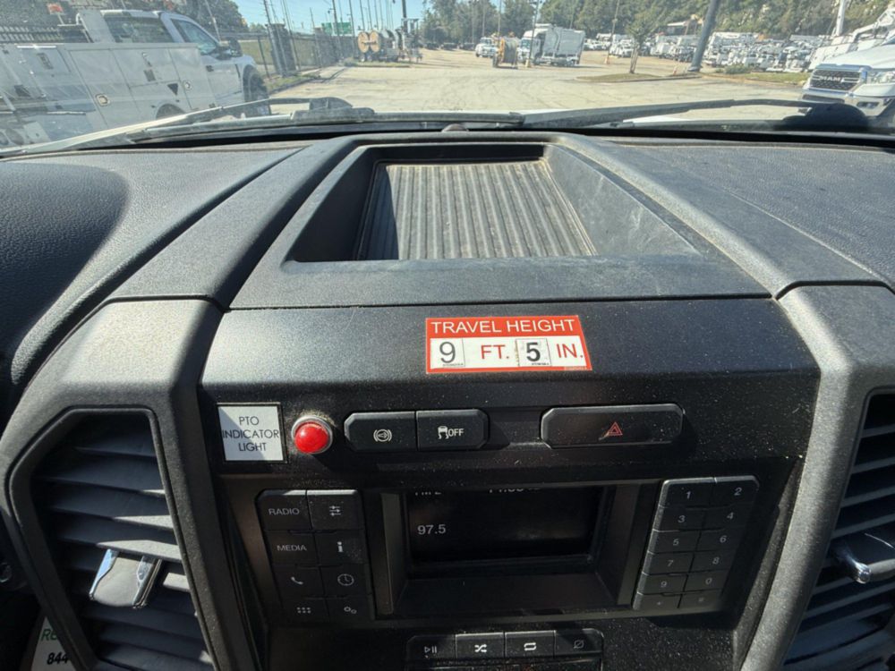 2020 Ford F-550 AT40G Bucket Truck