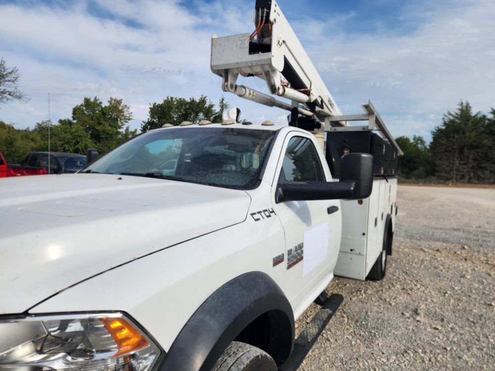 2017 Dodge Ram 5500 4x4 Versalift SST-40EIH-01 Bucket Truck