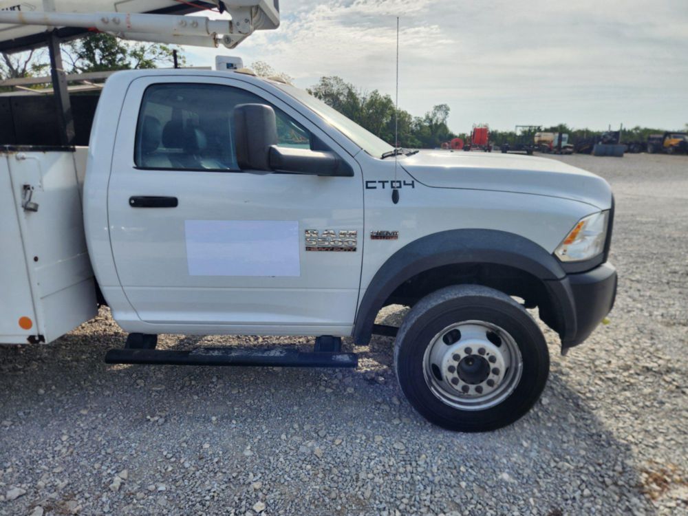 2017 Dodge Ram 5500 4x4 Versalift SST-40EIH-01 Bucket Truck