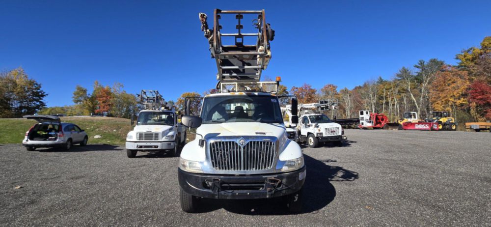 2007 Int'l 4300 Altec T40C Cable Placer Truck