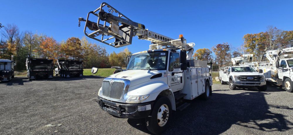 2007 Int'l 4300 Altec T40C Cable Placer Truck