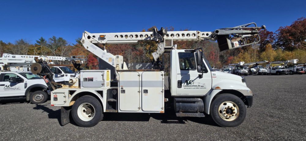 2007 Int'l 4300 Altec T40C Cable Placer Truck