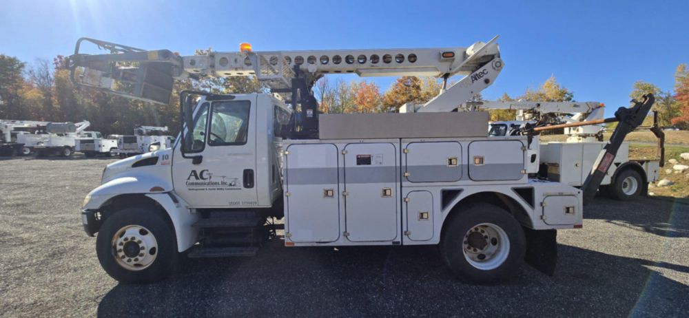 2007 Int'l 4300 Altec T40C Cable Placer Truck