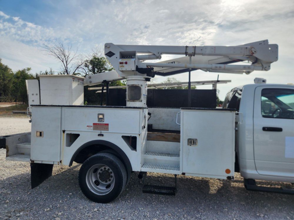 2017 Dodge Ram 5500 4x4 Versalift SST-40EIH-01 Bucket Truck