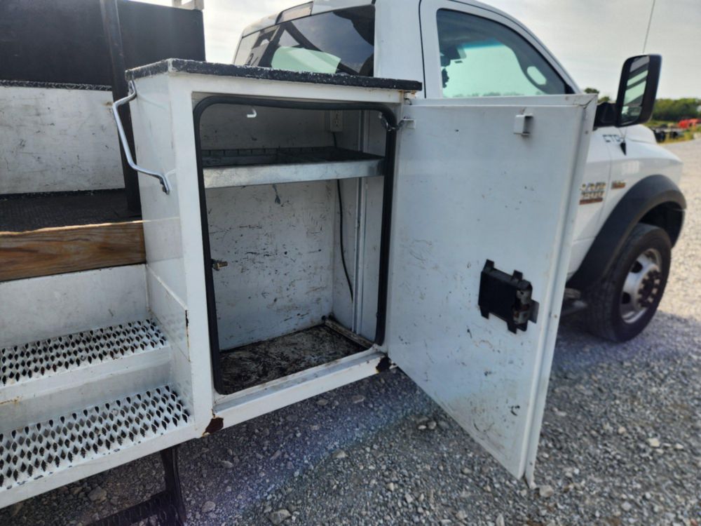 2017 Dodge Ram 5500 4x4 Versalift SST-40EIH-01 Bucket Truck
