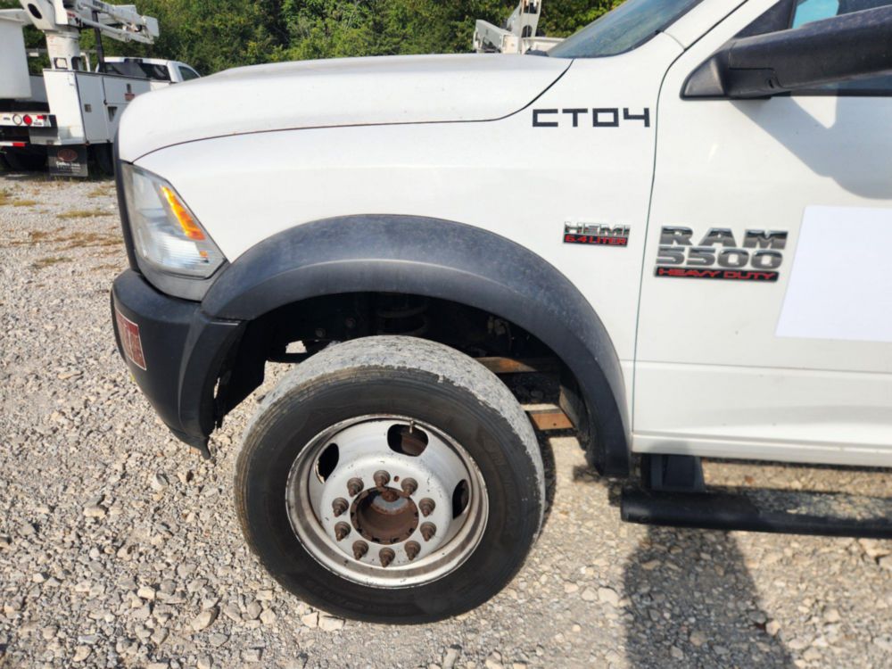 2017 Dodge Ram 5500 4x4 Versalift SST-40EIH-01 Bucket Truck