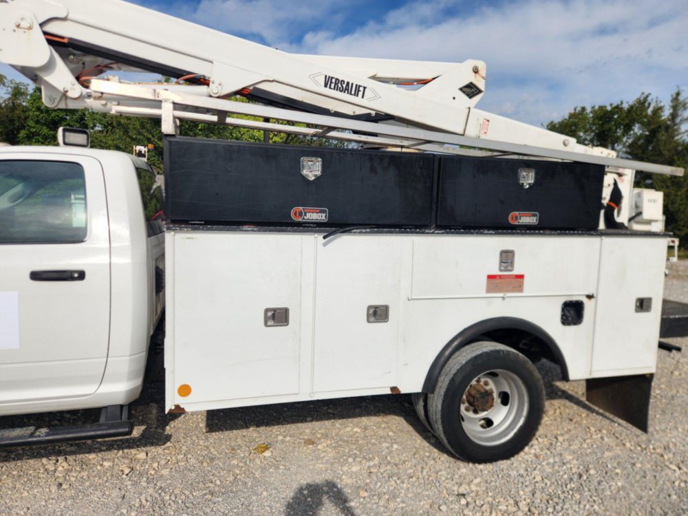2017 Dodge Ram 5500 4x4 Versalift SST-40EIH-01 Bucket Truck