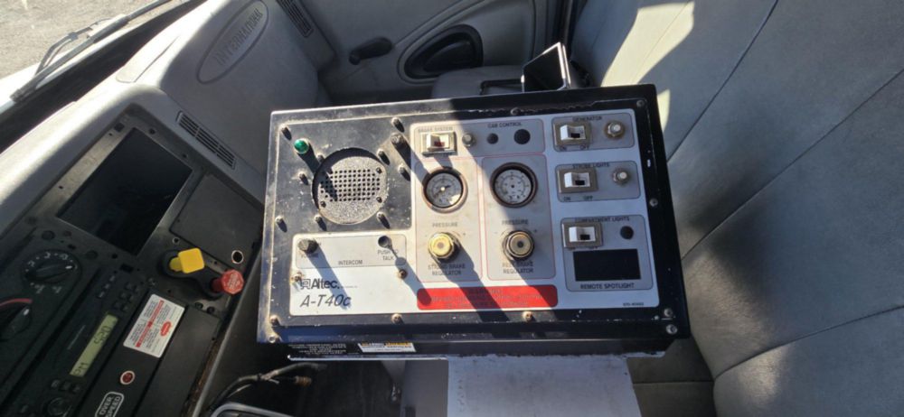 2007 Int'l 4300 Altec T40C Cable Placer Truck