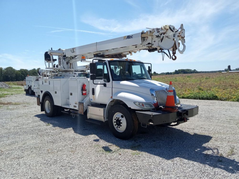 2017 Digger Derrick