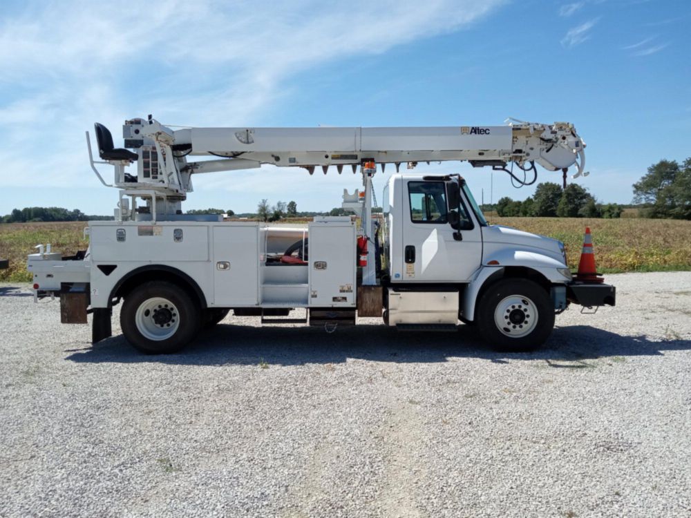 2017 Digger Derrick