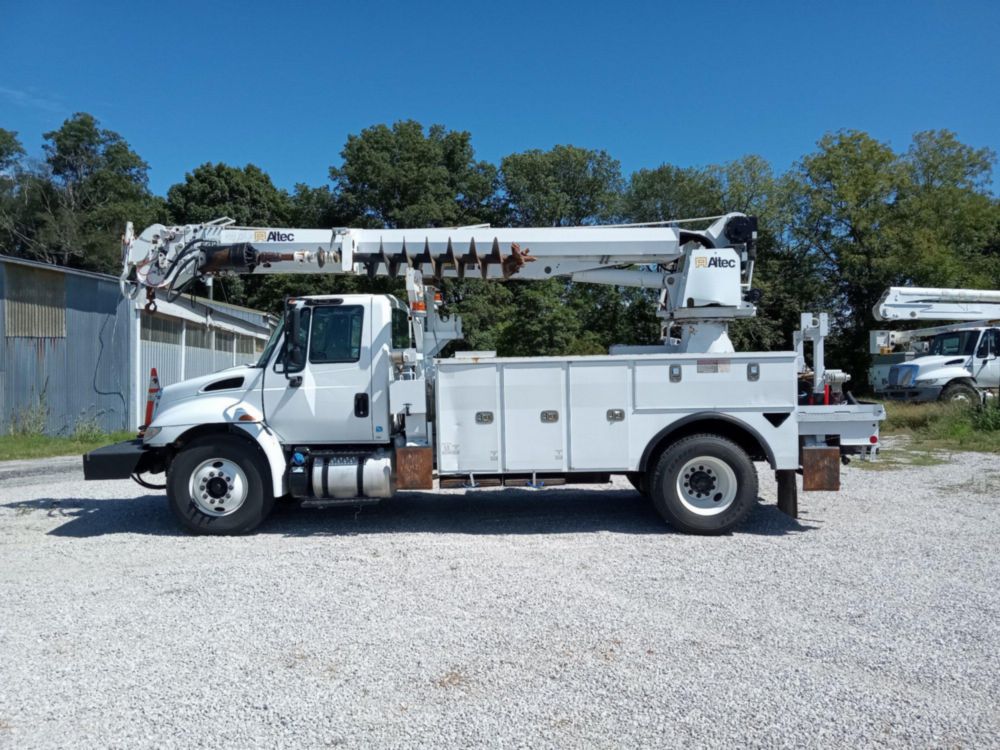 2017 Digger Derrick
