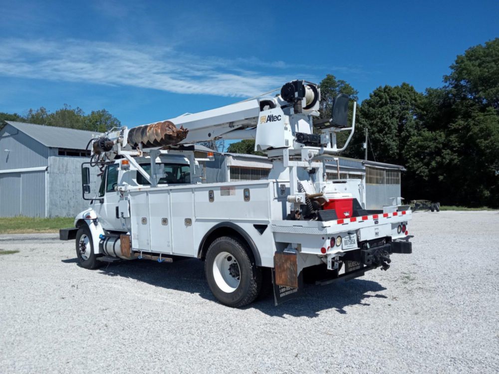 2017 Digger Derrick