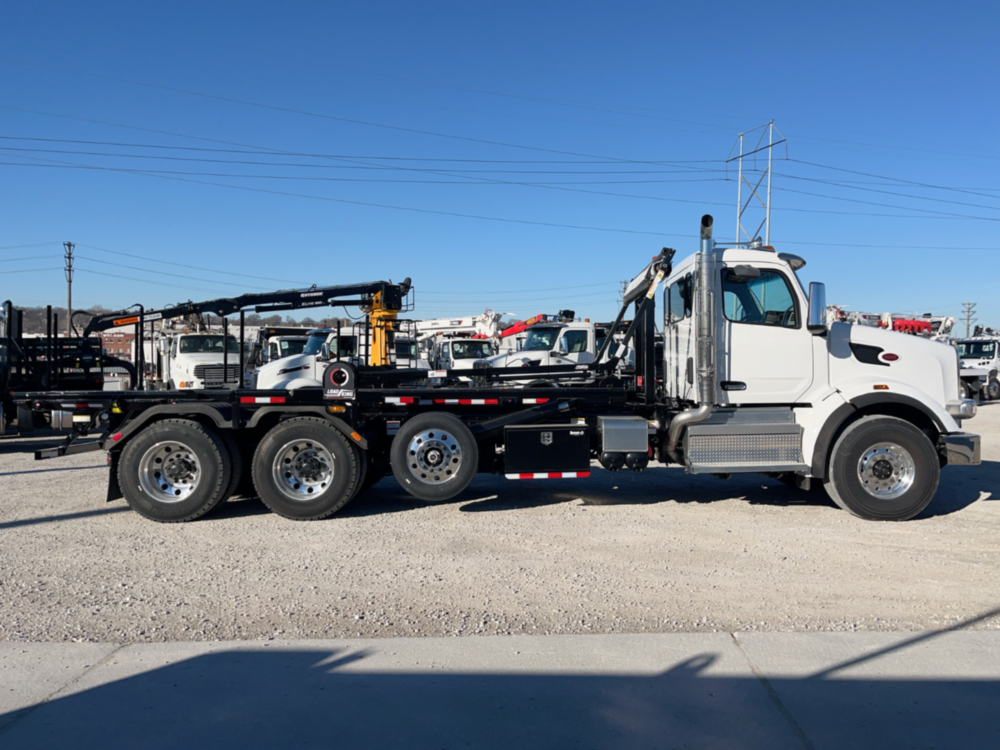 2026 Peterbilt 567 8x4 Galbreath U75-OR-174 Roll-Off Truck