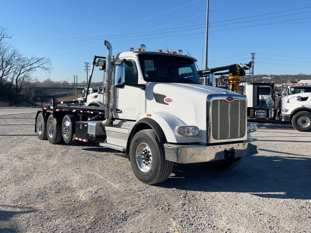 2026 Peterbilt 567 8x4 Galbreath U75-OR-174 Roll-Off Truck