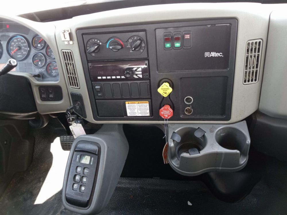 2017 Digger Derrick
