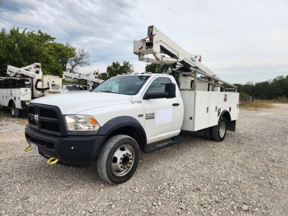 2017 Dodge Ram 5500 4x4 Versalift SST-40EIH-01 Bucket Truck
