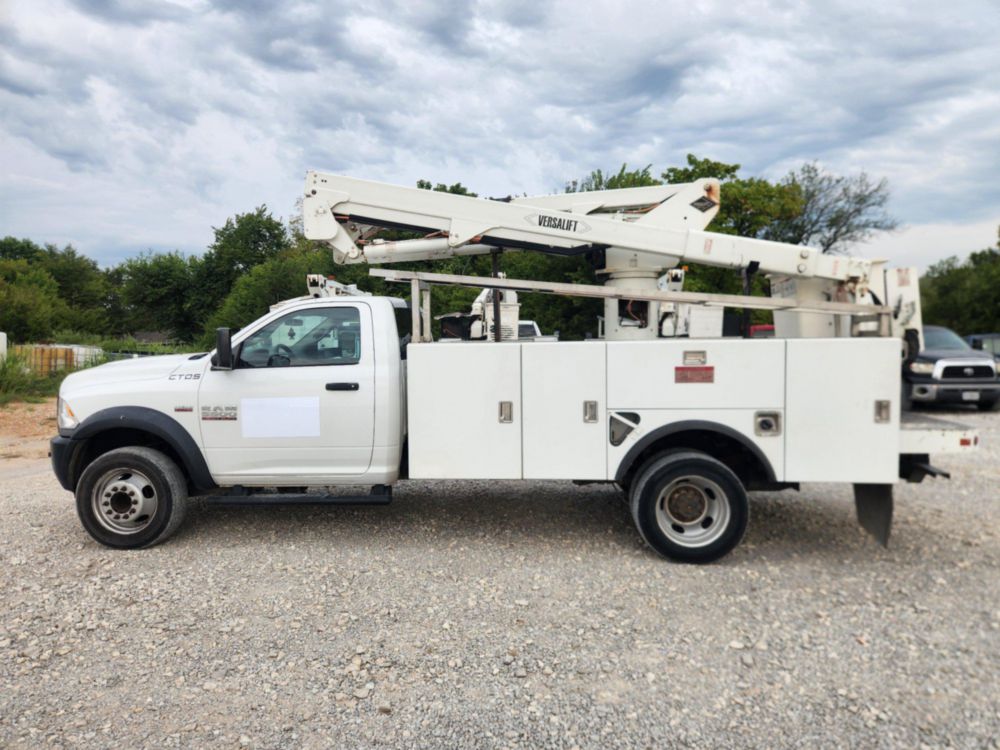 2017 Dodge Ram 5500 4x4 Versalift SST-40EIH-01 Bucket Truck