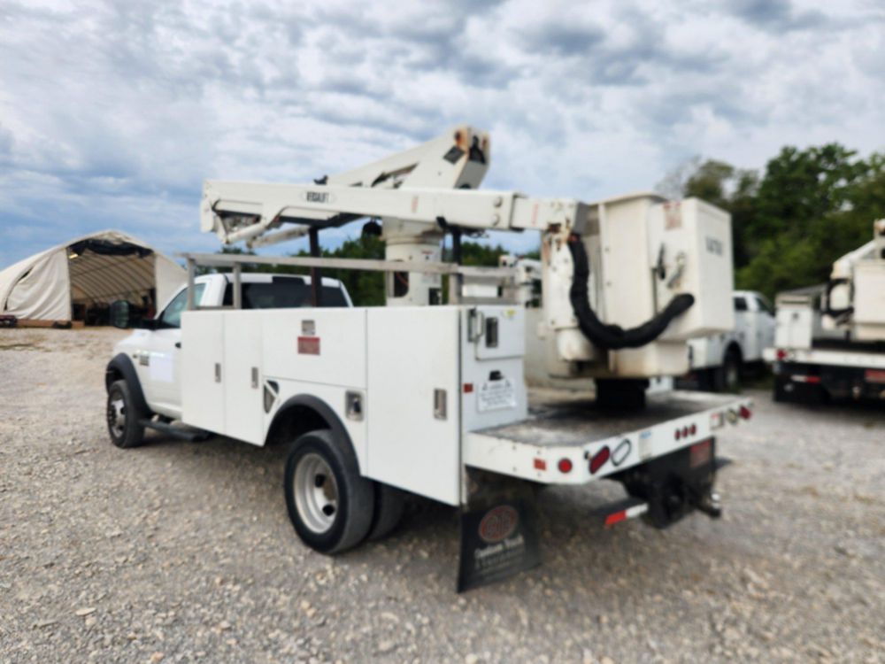 2017 Dodge Ram 5500 4x4 Versalift SST-40EIH-01 Bucket Truck
