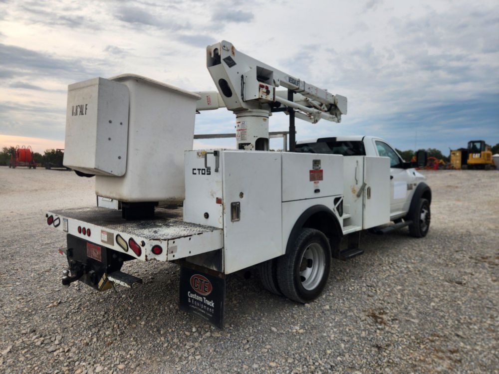 2017 Dodge Ram 5500 4x4 Versalift SST-40EIH-01 Bucket Truck