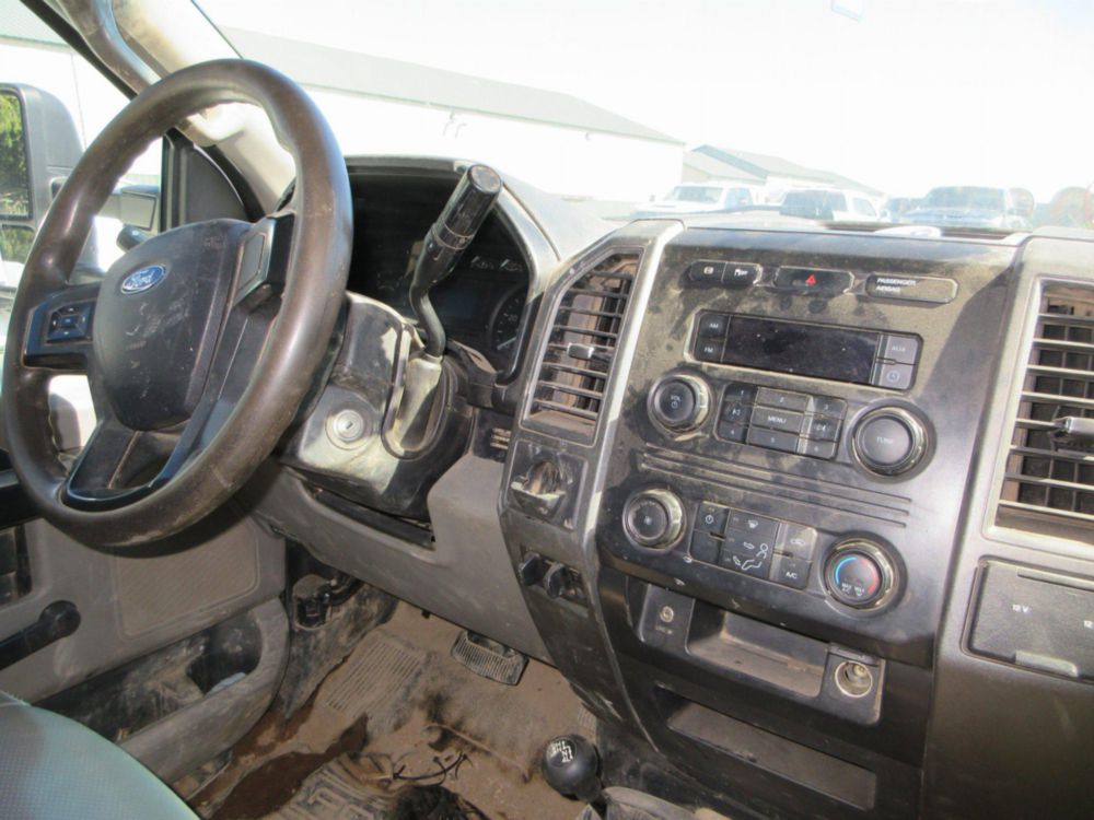 2019 Ford F-550 Diesel 4x4 Crew Cab Flatbed Truck