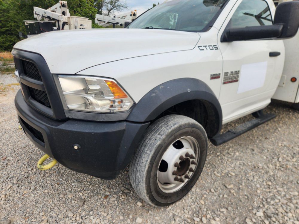 2017 Dodge Ram 5500 4x4 Versalift SST-40EIH-01 Bucket Truck
