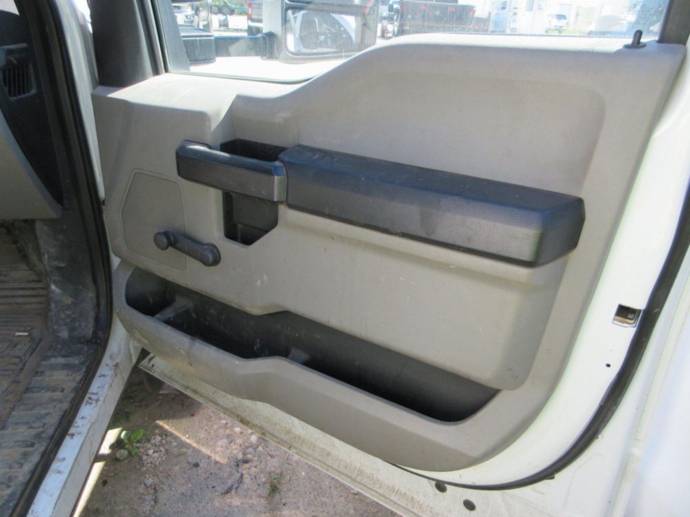 2019 Ford F-550 Diesel 4x4 Crew Cab Flatbed Truck