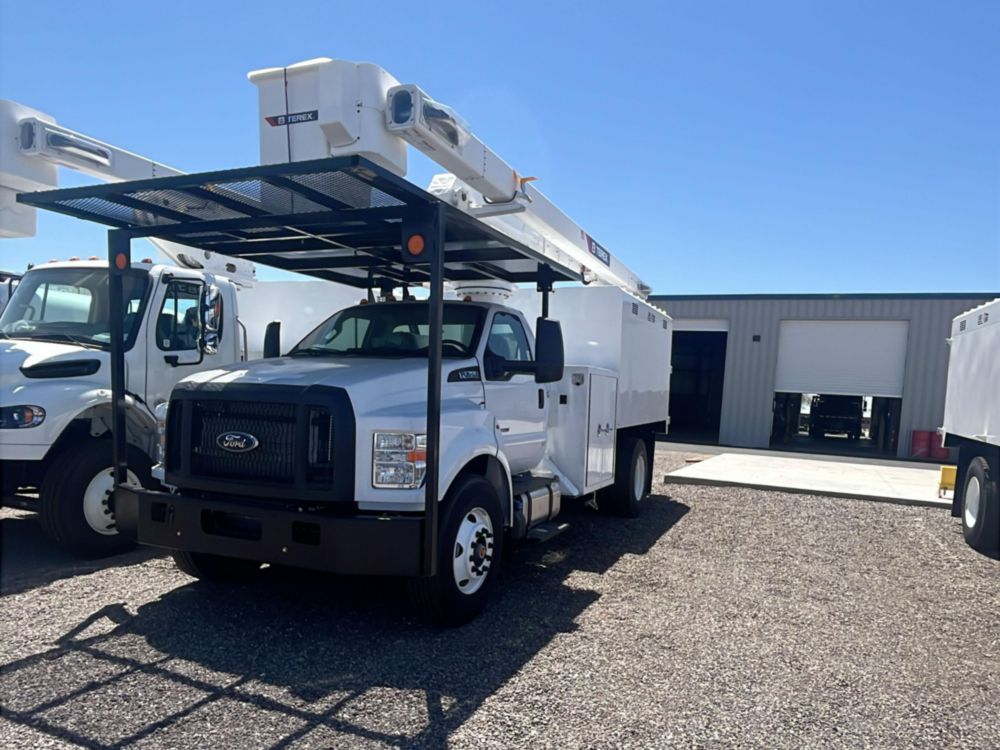 2026 Ford F750 4x2 Terex Utilities XT PRO 56-BOC-F-PC Bucket Truck