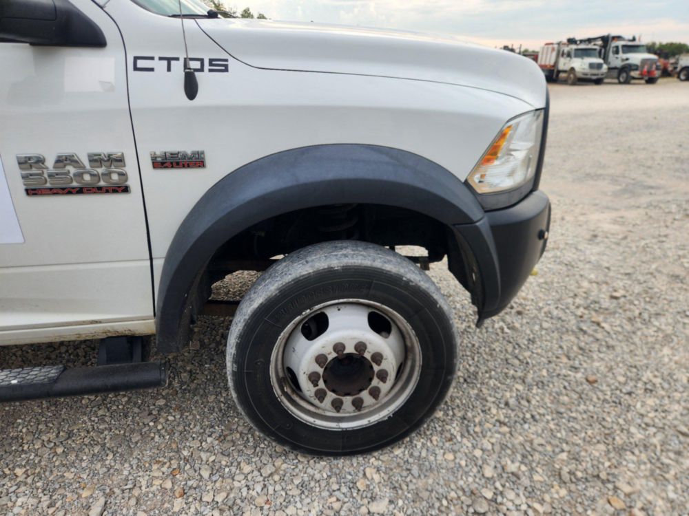 2017 Dodge Ram 5500 4x4 Versalift SST-40EIH-01 Bucket Truck