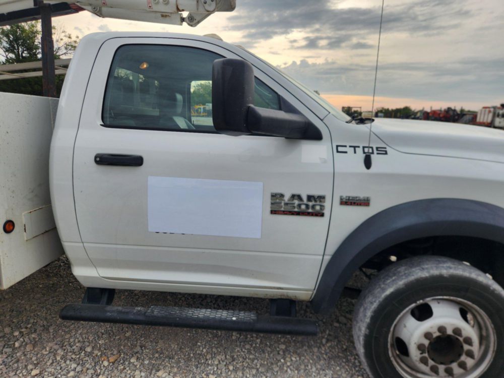2017 Dodge Ram 5500 4x4 Versalift SST-40EIH-01 Bucket Truck