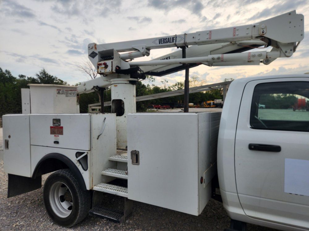 2017 Dodge Ram 5500 4x4 Versalift SST-40EIH-01 Bucket Truck
