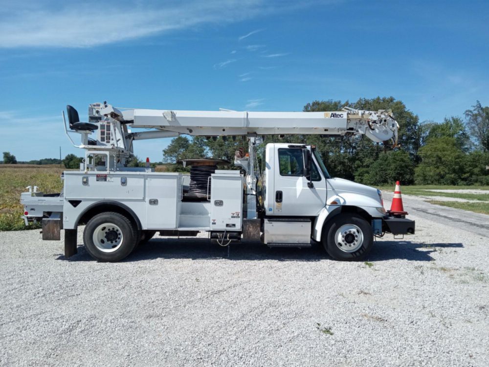 2017 Digger Derrick