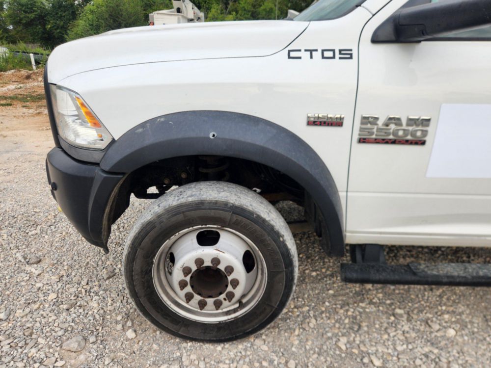 2017 Dodge Ram 5500 4x4 Versalift SST-40EIH-01 Bucket Truck