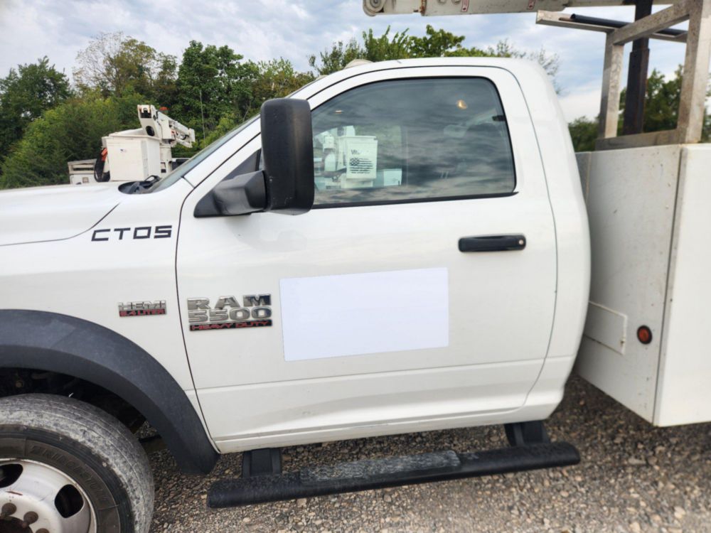 2017 Dodge Ram 5500 4x4 Versalift SST-40EIH-01 Bucket Truck