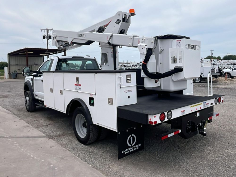Ford F550 4x4 Versalift SST-40-EIH Bucket Truck
