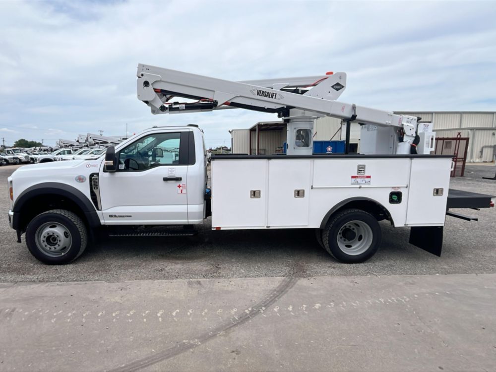 Ford F550 4x4 Versalift SST-40-EIH Bucket Truck