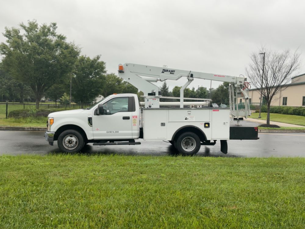 2017 Ford F-350 4x2 Dur-A-Lift DTS29 Bucket Truck