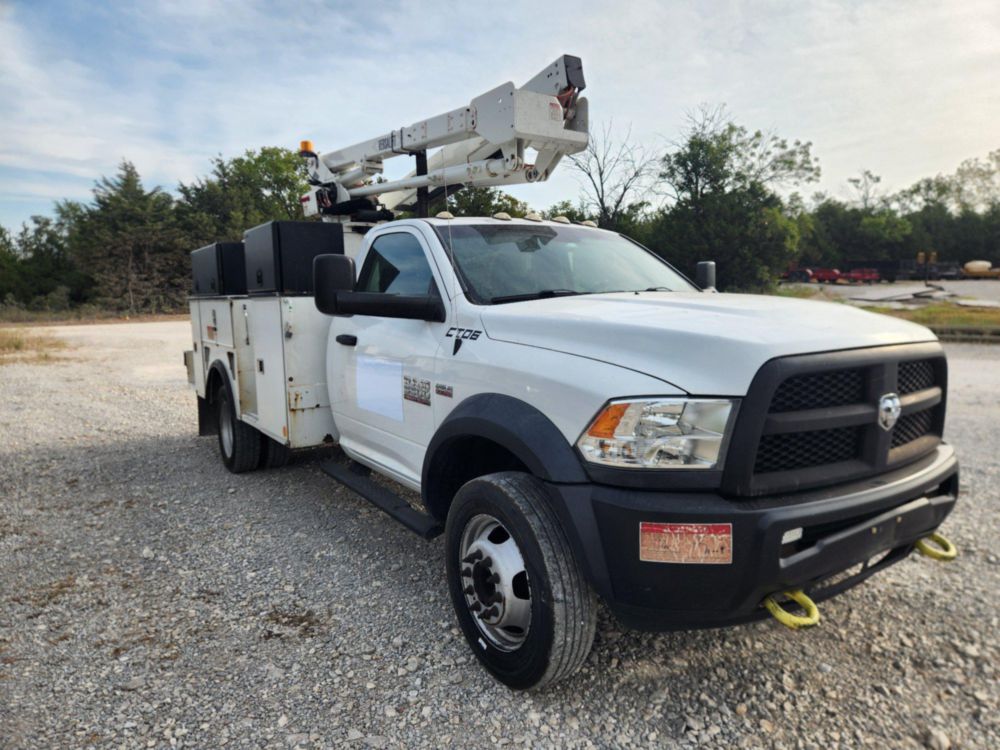 2017 Dodge Ram 5500 Versalift SST-40EIH-01 Bucket Truck