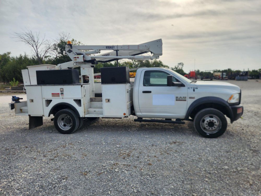 2017 Dodge Ram 5500 Versalift SST-40EIH-01 Bucket Truck