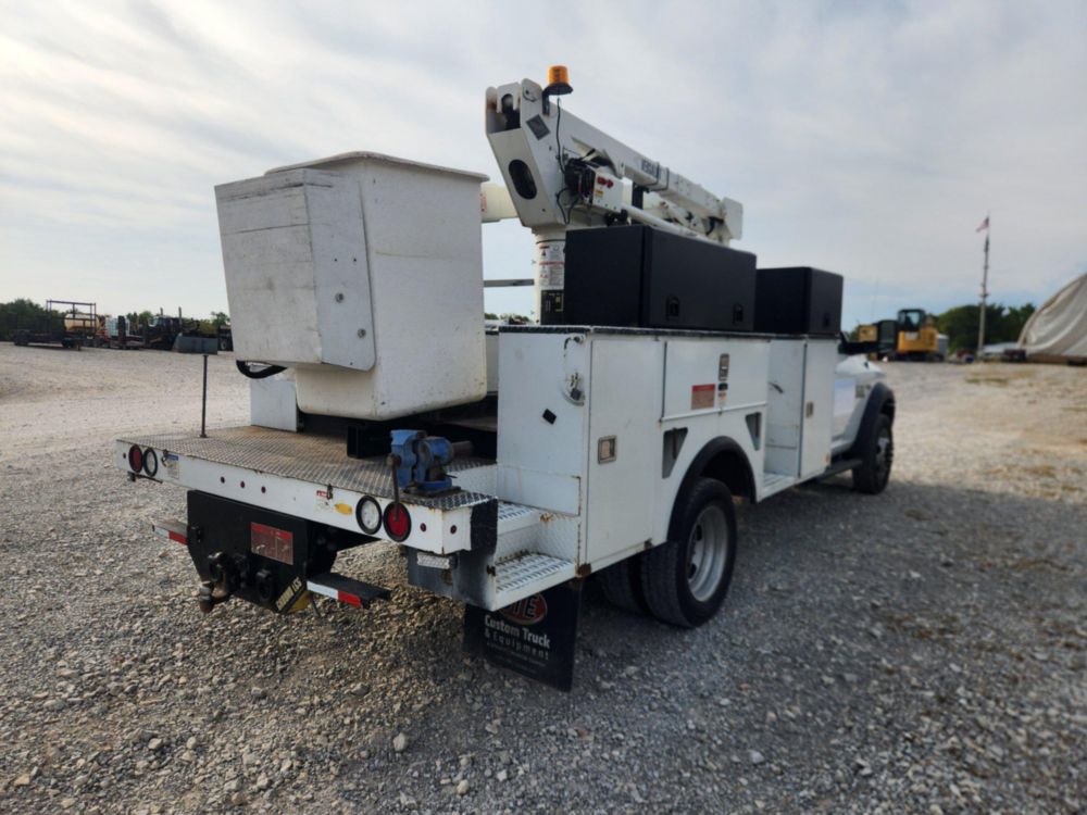 2017 Dodge Ram 5500 Versalift SST-40EIH-01 Bucket Truck