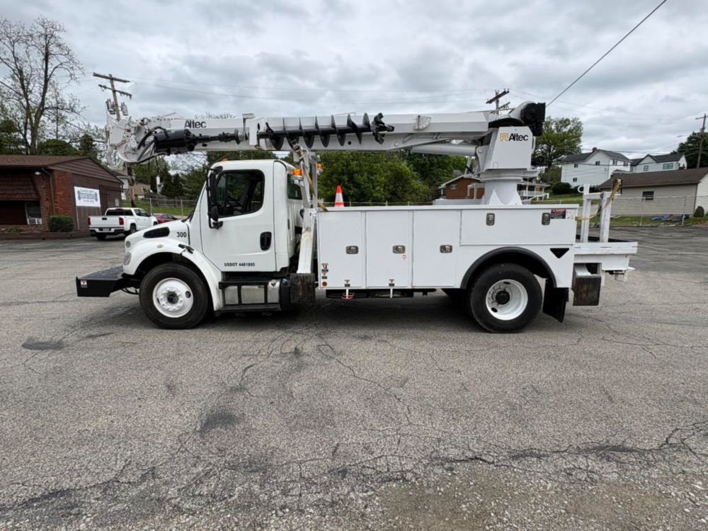 2017 Freightliner M2 Altec DC-47 T Digger Derrick Truck