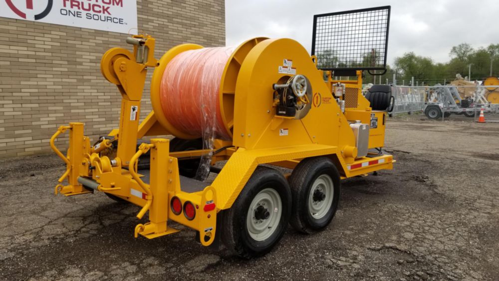 4,000 lbs 10,500 ft of 5/8 in rope Single Drum Puller
